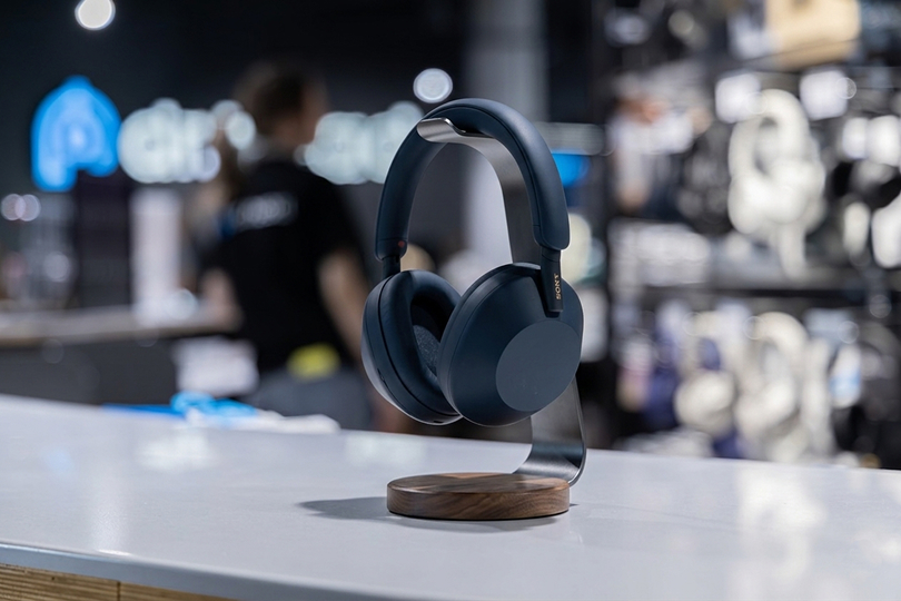 Sony WH-1000XM6 Midnight Blue — универсальный флагман с продвинутым шумоподавлением