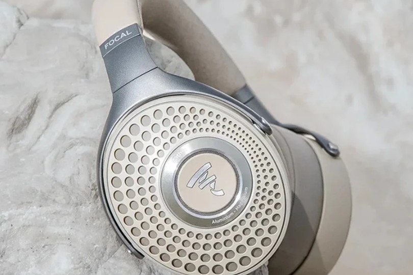 Против Focal Bathys