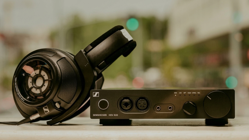 Sennheiser HD 820: закрытая модель со стеклянными рефлекторами