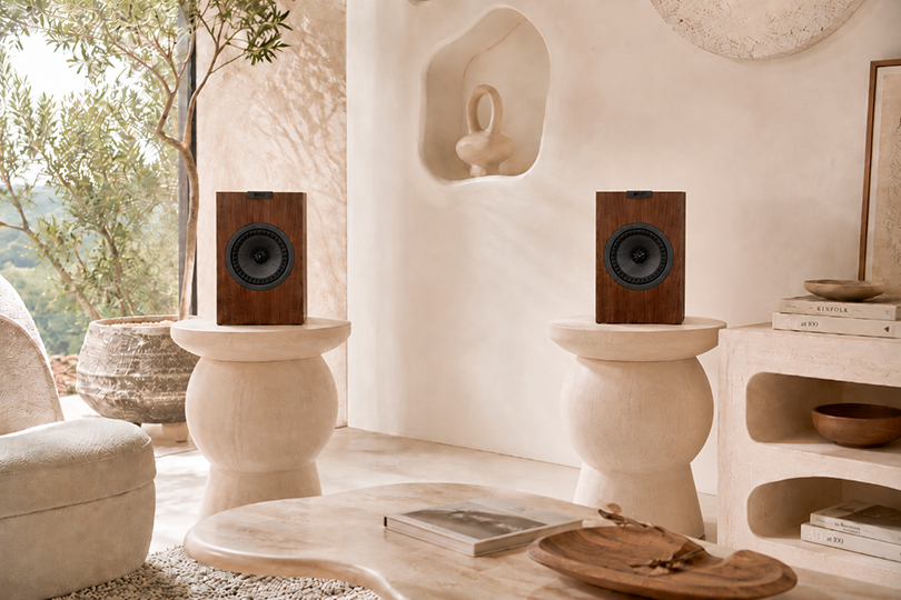 KEF Q1 Meta Walnut — технология MAT и точная стереосцена