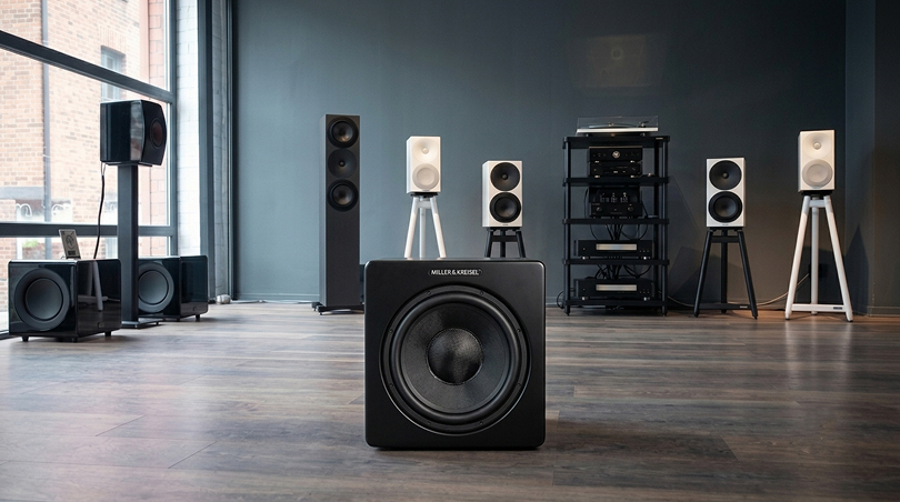 M&K Sound V15+ Black