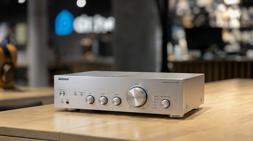 Pioneer A-10AE Silver