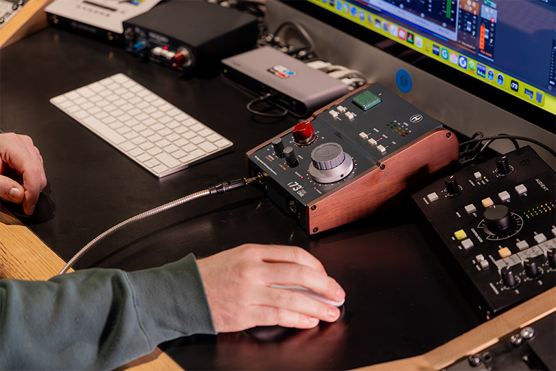 Чем звуковая карта отличается от аудиоинтерфейса