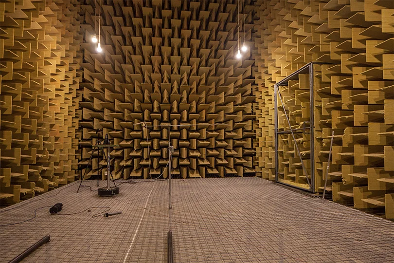 Иллюстрация контролируемой реверберации