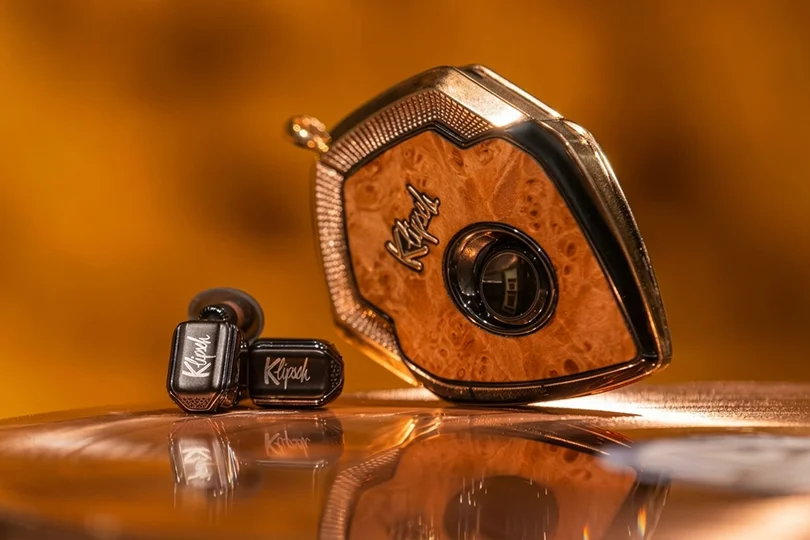 Если бы швейцарские часы стали TWS-наушниками: T10 Bespoke Edition Blurry Bronze