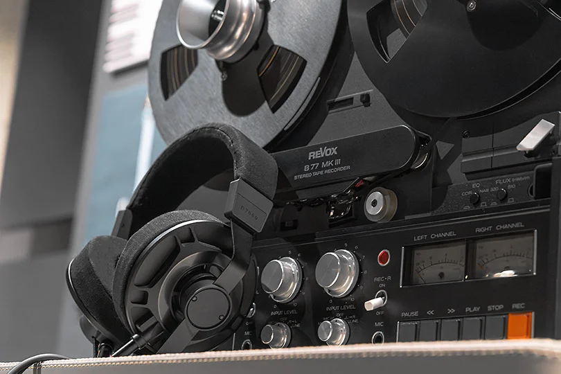 Планарный шедевр из Японии: обзор High End наушников Final Audio D7000