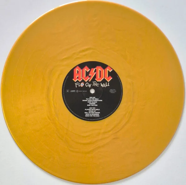 Виниловая пластинка AC/DC – Fly On The Wall (Coloured Gold) LP - рис.2