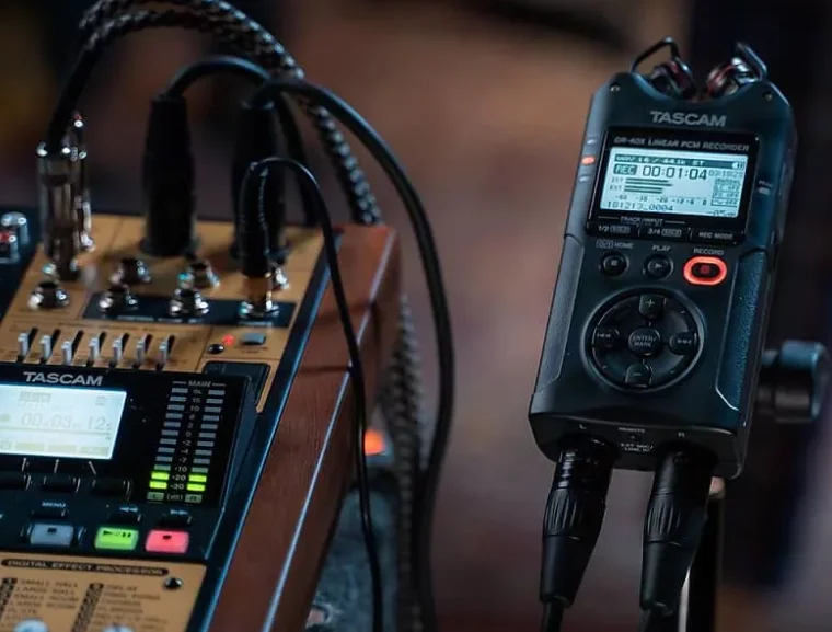 【美品】TASCAM DR-40X Купить диктофон Tascam DR-40X по цене 47420 руб. в Москве с