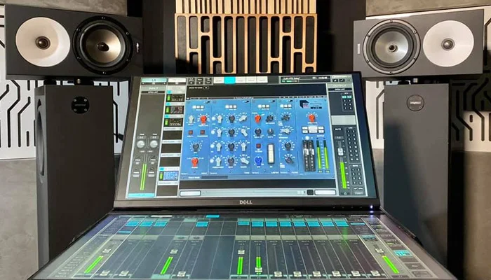 Amphion FlexBase25 System