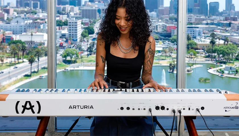 Arturia AstroLab 88 концертный синтезатор