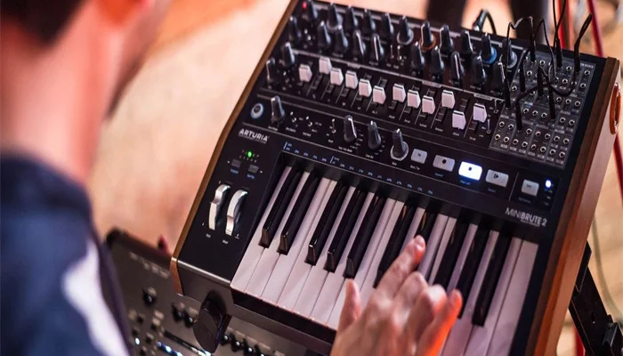 Arturia MiniBrute 2