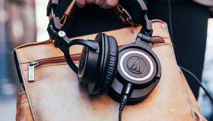 Audio-Technica ATH-M50x — профессиональные наушники.