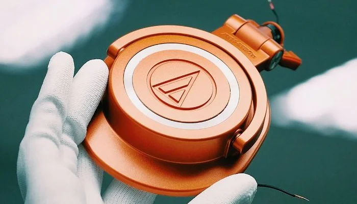 Audio-Technica ATH-M50x — профессиональные наушники.