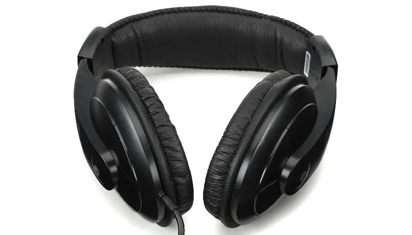 Дизайн и комфорт Behringer HPM1000-BK