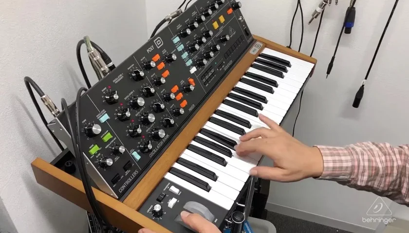 Мощный звуковой потенциал четырех осцилляторов