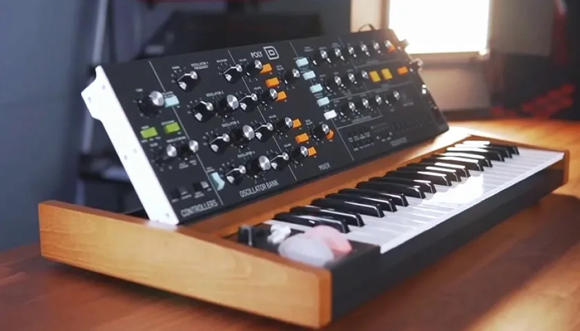 Уникальная конструкция и клавиатура Behringer Poly D