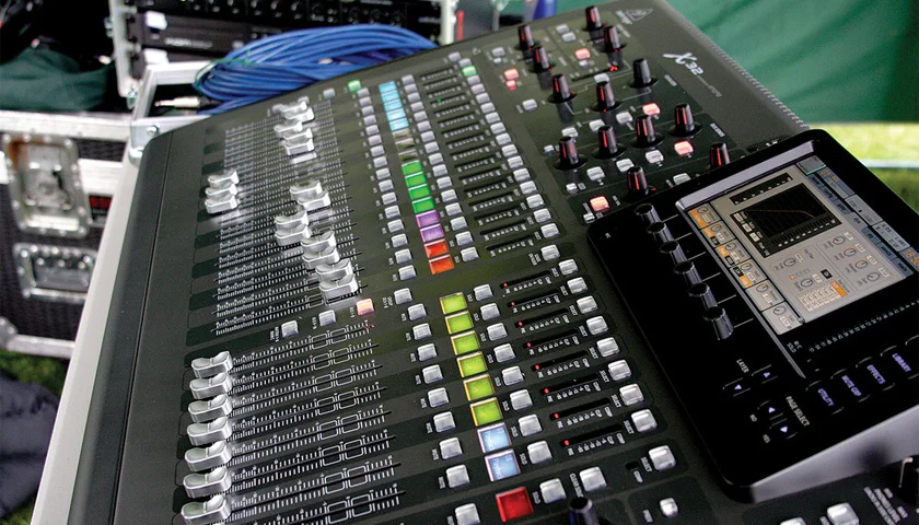 Behringer X32