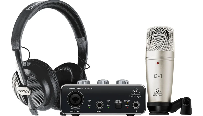 Студия в маленьком черном ящичке