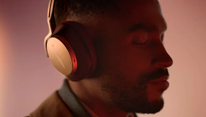 Bowers & Wilkins Px8