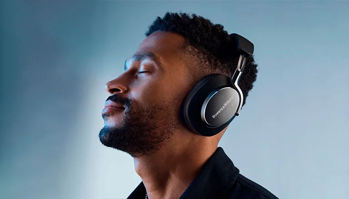 Bowers & Wilkins Px8