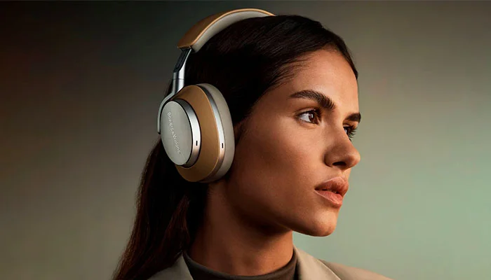 Bowers & Wilkins Px8