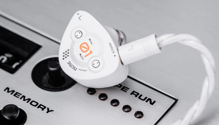 Флагманский низкочастотный драйвер "Glacier"