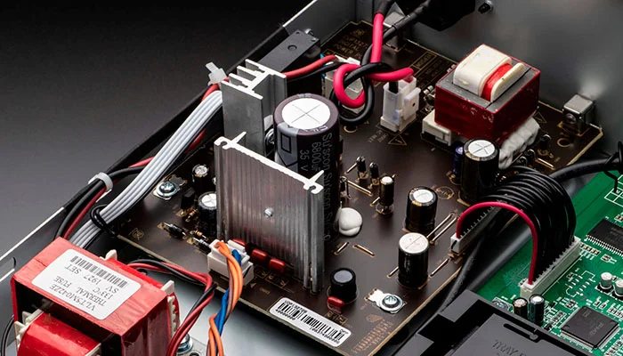 Denon DCD-900NE — CD-проигрыватель c USB-входом.