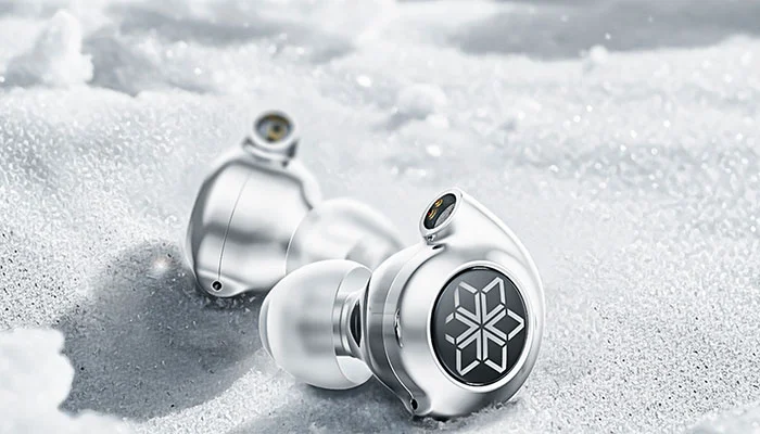 Наушники FiiO FD11 с корпусом из цинкового сплава.