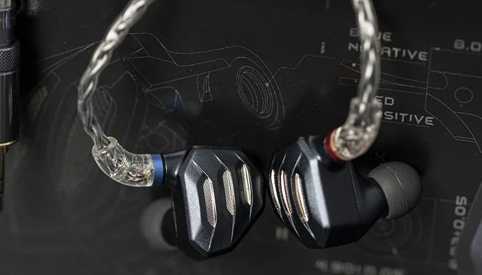 Набор совершенно новых насадок из силикона FiiO HS18