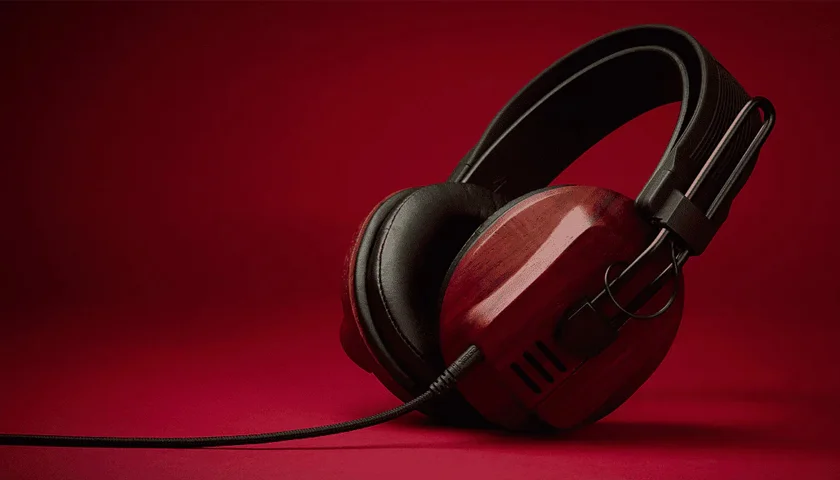 Корпус из цельного куска высококачественного дерева African paddock