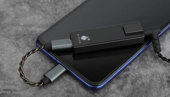 Качественный материал и продуманный портативный дизайн