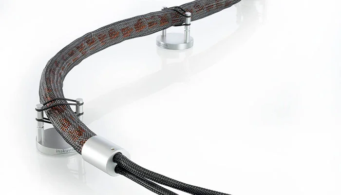 Inakustik Referenz Cable Base - напольные алюминиевые подставки-виброразвязки для кабеля.