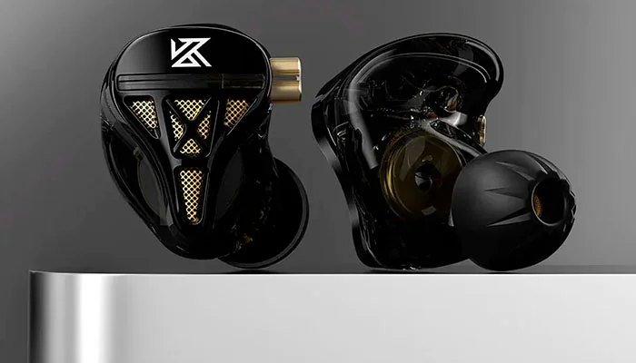 KZ DQS — полуоткрытые внутриканальные наушники.