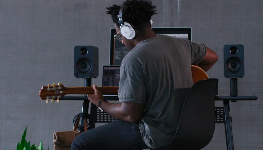 Kanto YU4 колонки для дома и студии