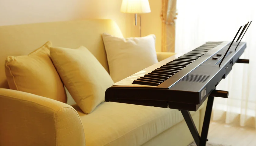 Динамики с фазоинвертором обеспечивают насыщенный звук, богатый низкими частотами