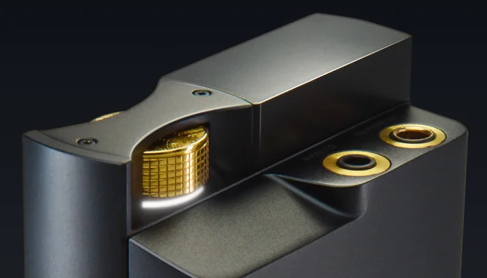 Два мощных выхода