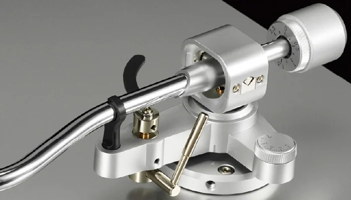 Новый тонарм с опорой на режущую кромку