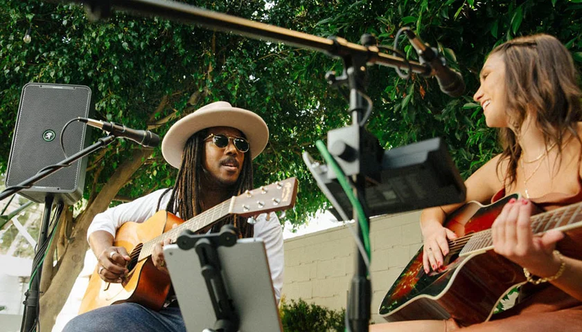 До 12 часов звучания вживую