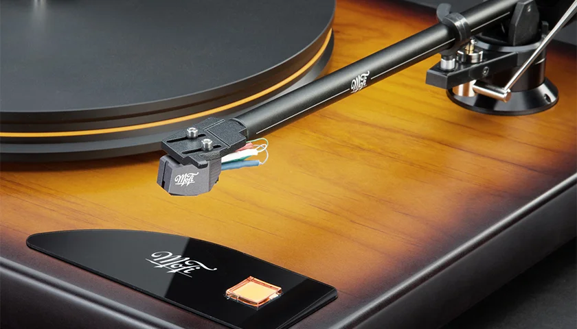 MoFi Fender American Vintage проигрыватель