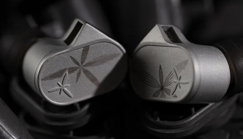 Динамик со стеклянным куполом нового поколения