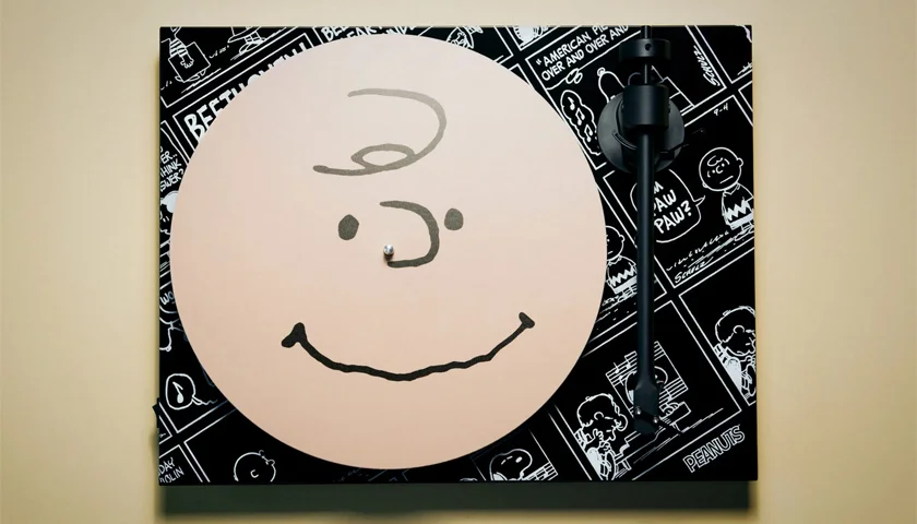 Pro-Ject Peanuts Turntable