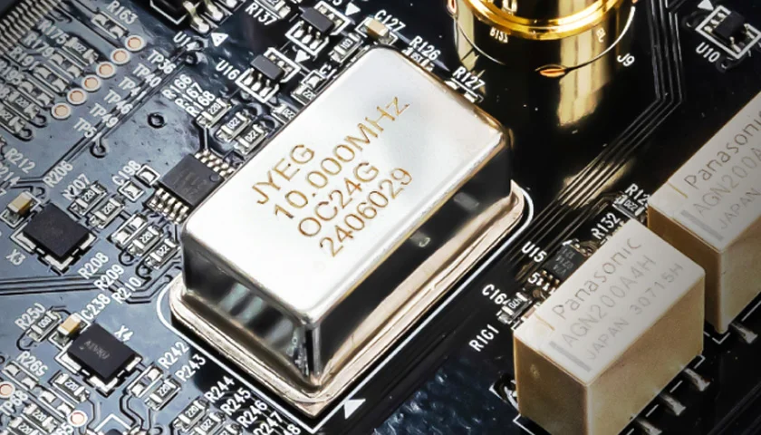 Высокоточный тактовый генератор OCXO
