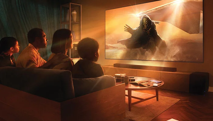 Наслаждайтесь расширенным охватом окружающего звука