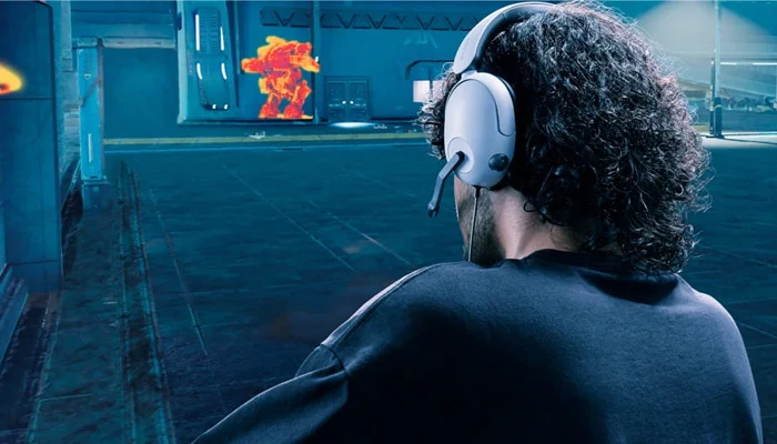 Только игра, никаких других звуков