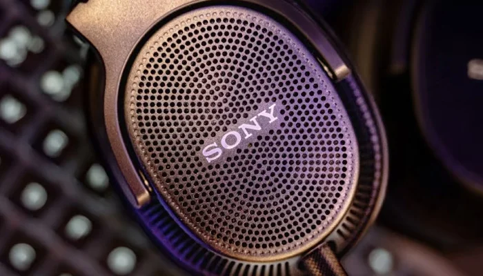 Тщательно настроенная акустическая конструкция с открытой задней частью