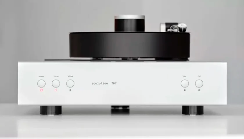 Soulution_787_White