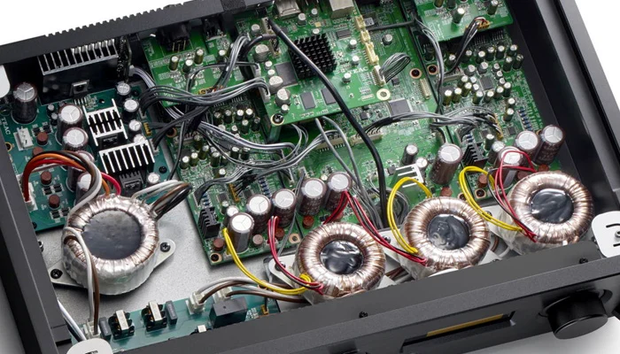 Четыре мощных тороидальных трансформатора