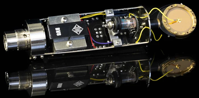 Купить микрофон студийный Telefunken TF47 Black по цене 187820 руб