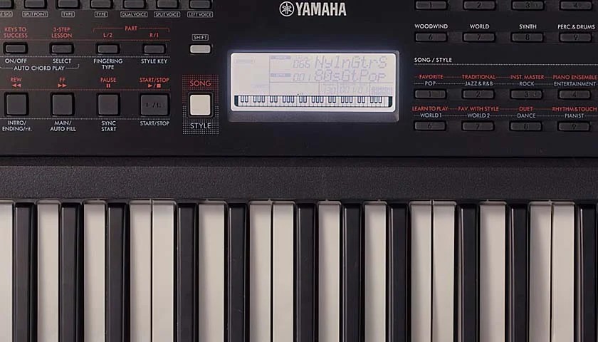 Yamaha PSR E383