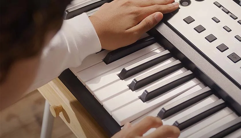 Yamaha PSR E383 синтезатор